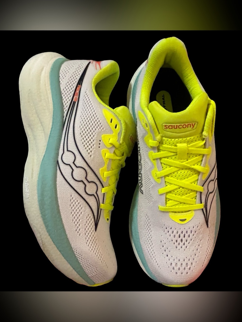 LIKE BRAND NEW IN BOX. SAUCONY WOMENS RIDE 19, COLOR WHITE/SPLASH, SIZE 10.5,Run - Picture 11 of 16